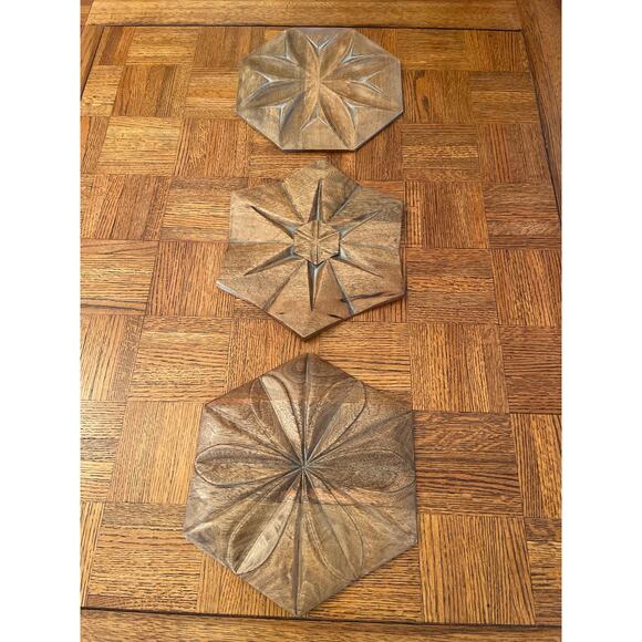 Set of 3 mid-century farmhouse style wood carving wall hangings - Picture 1 of 5
